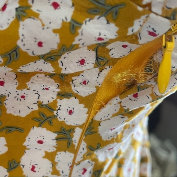 Polly yellow dress with white flowers size 10 - Picture 3 of 9